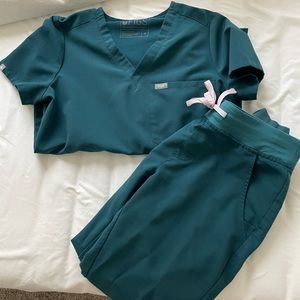 Figs Caribbean Blue Set